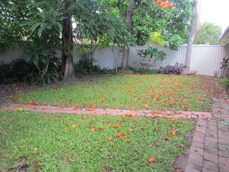 2/3 Greenleaf Close, Burleigh Waters QLD 4220