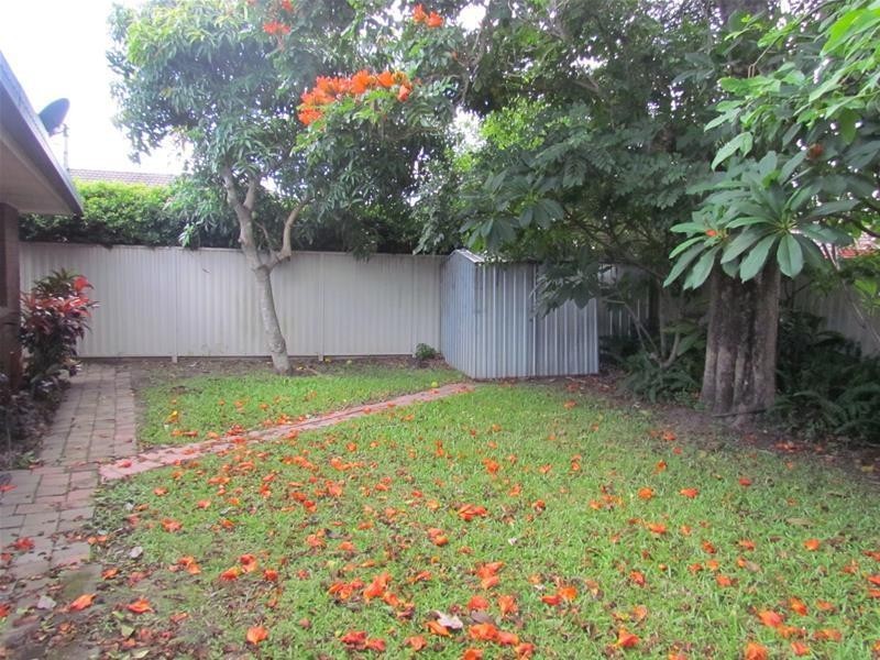 2/3 Greenleaf Close, Burleigh Waters QLD 4220