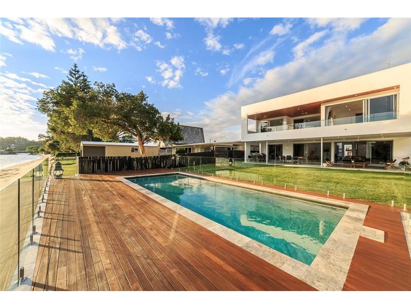 40 Parnki Parade, Palm Beach QLD 4221