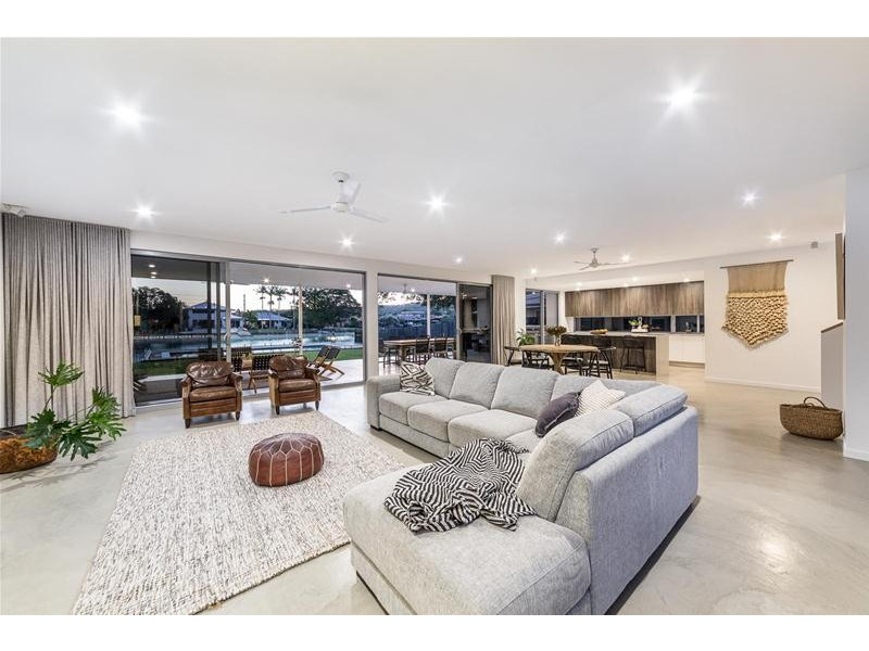 40 Parnki Parade, Palm Beach QLD 4221