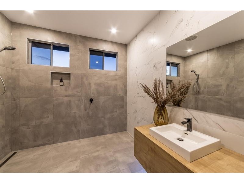 40 Parnki Parade, Palm Beach QLD 4221