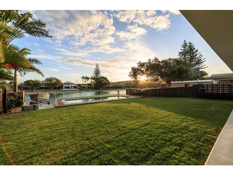 40 Parnki Parade, Palm Beach QLD 4221