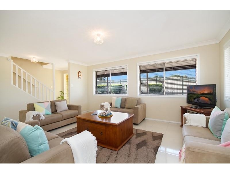 2 Numidia Street, Currumbin Waters QLD 4223