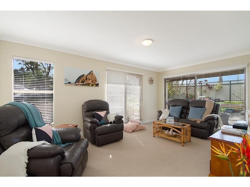 2 Numidia Street, Currumbin Waters QLD 4223