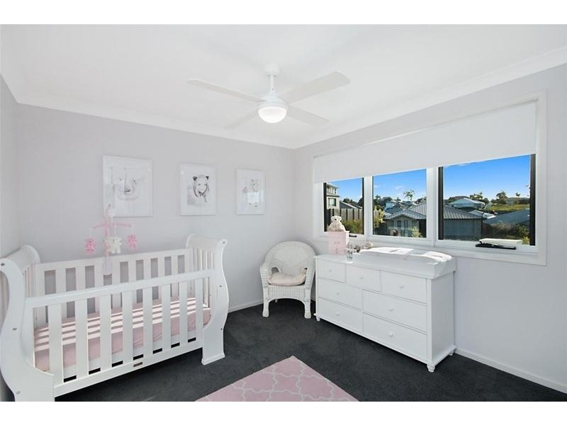 4 Beacon Court, Elanora QLD 4221