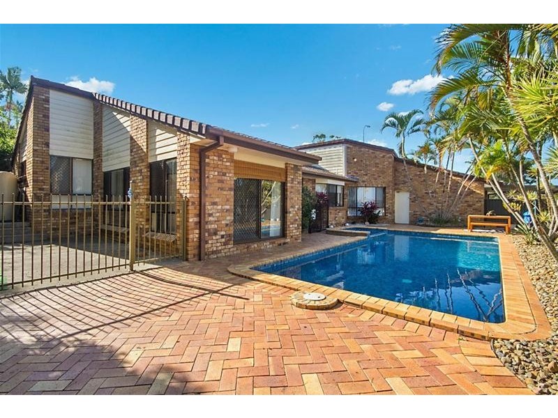 100 K P McGrath Drive, Elanora QLD 4221