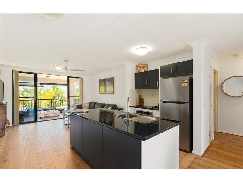 16/4 Mawarra  Street, Palm Beach QLD 4221