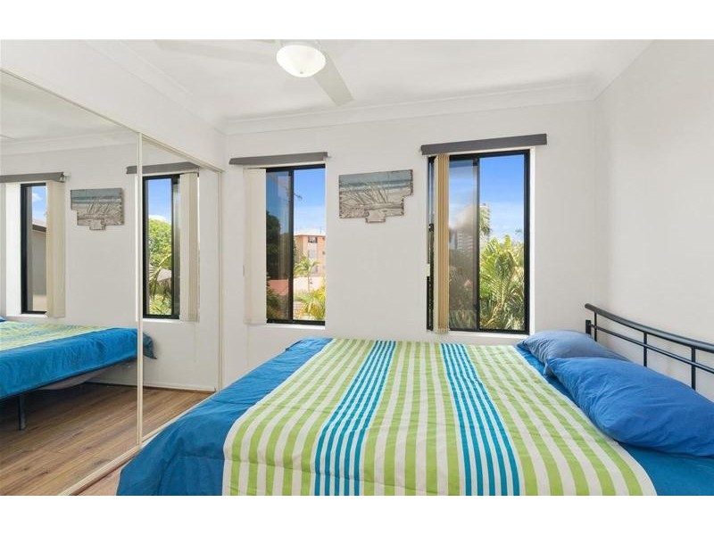 16/4 Mawarra  Street, Palm Beach QLD 4221