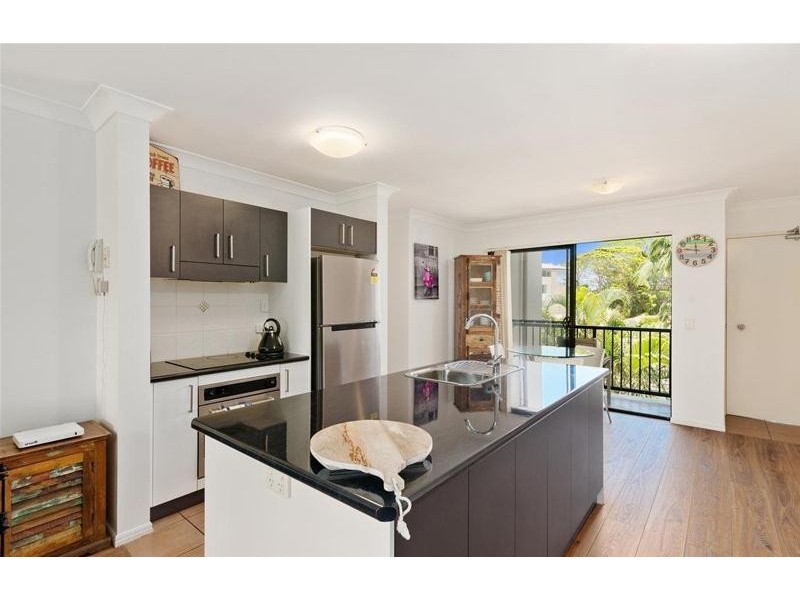 16/4 Mawarra  Street, Palm Beach QLD 4221