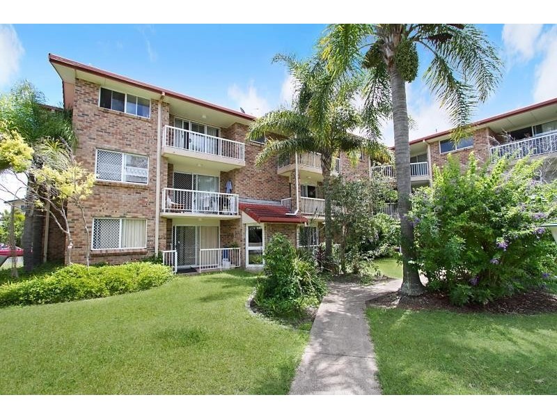 2/5 Rolan Court, Palm Beach QLD 4221
