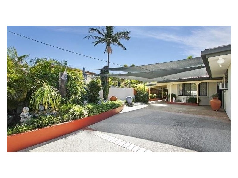 1/35 Twenty Seventh  Avenue, Palm Beach QLD 4221