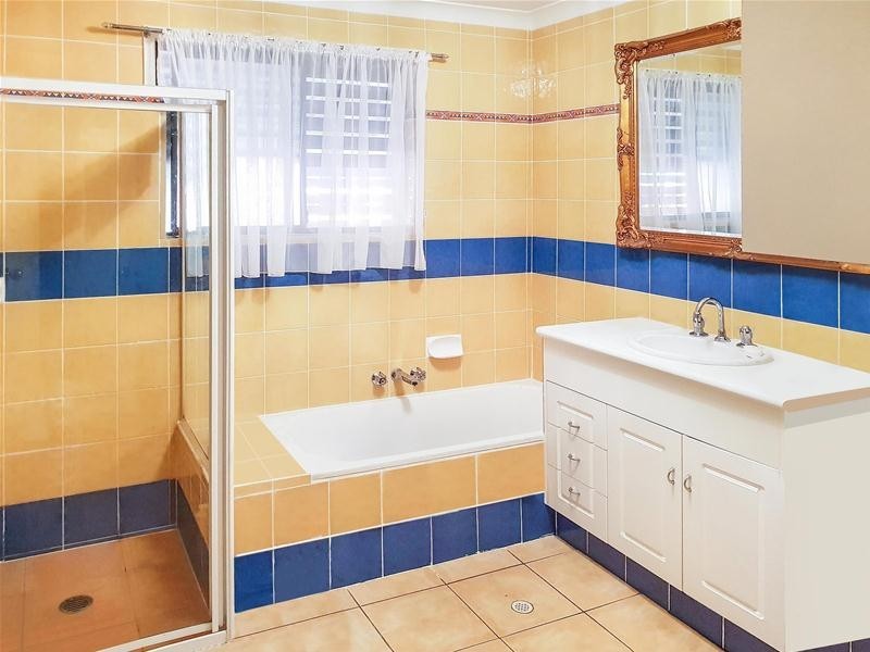 1/35 Twenty Seventh  Avenue, Palm Beach QLD 4221