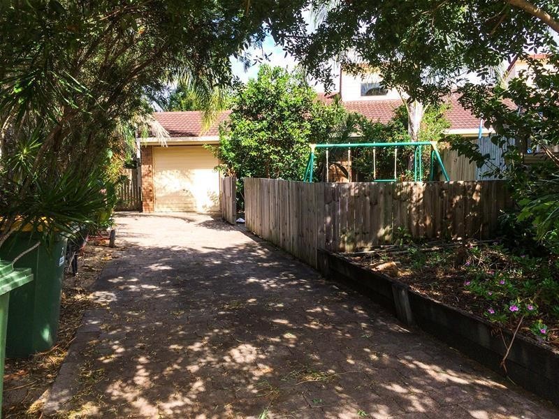 1/7 Hillstar Avenue, Burleigh Waters QLD 4220