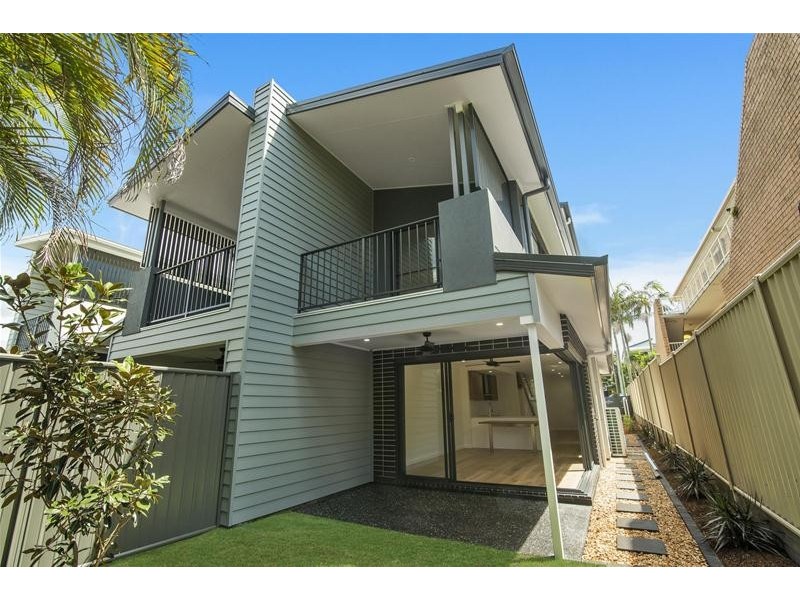 1 & 2/18 Thirteenth Avenue, Palm Beach QLD 4221