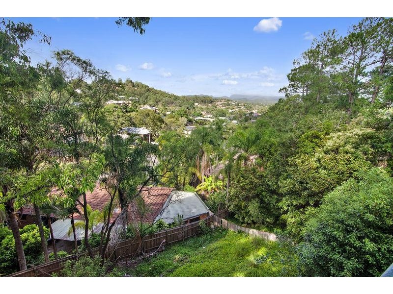 83 Avocado Street, Elanora QLD 4221