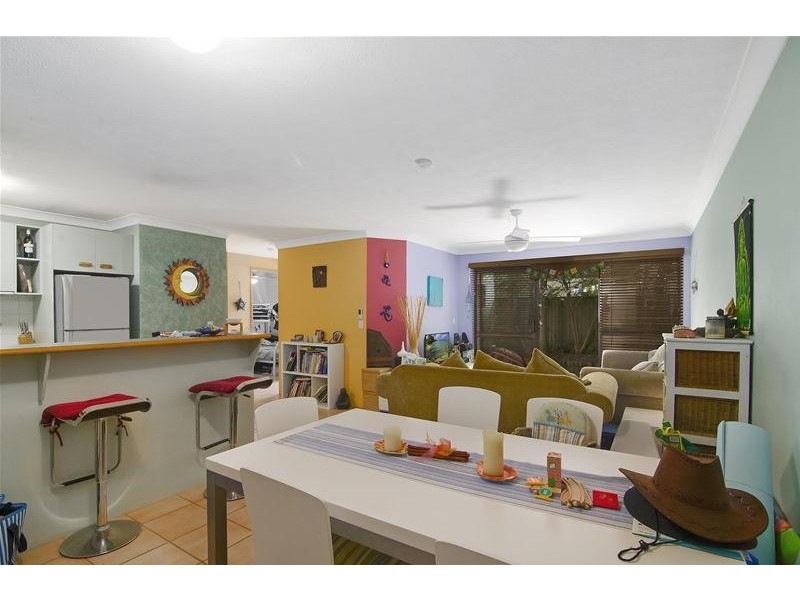 2/8 Nalla Court, Palm Beach QLD 4221