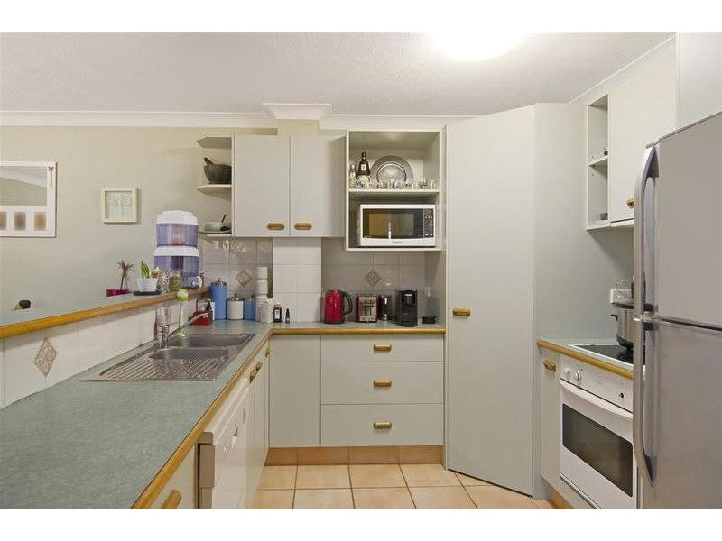 2/8 Nalla Court, Palm Beach QLD 4221