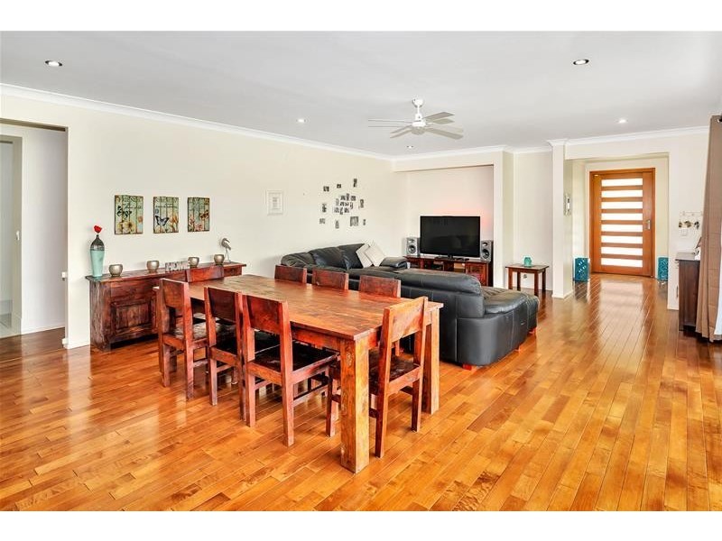 2/11 Benaroon Court, Tallebudgera QLD 4228