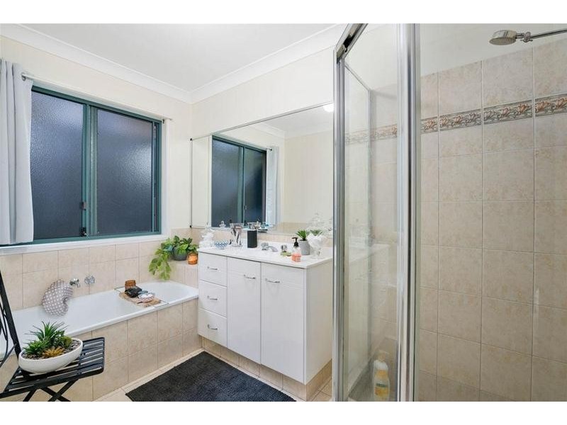 18 Leopard Avenue, Elanora QLD 4221