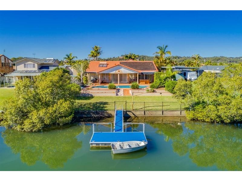 208 Nineteenth Avenue, Elanora QLD 4221