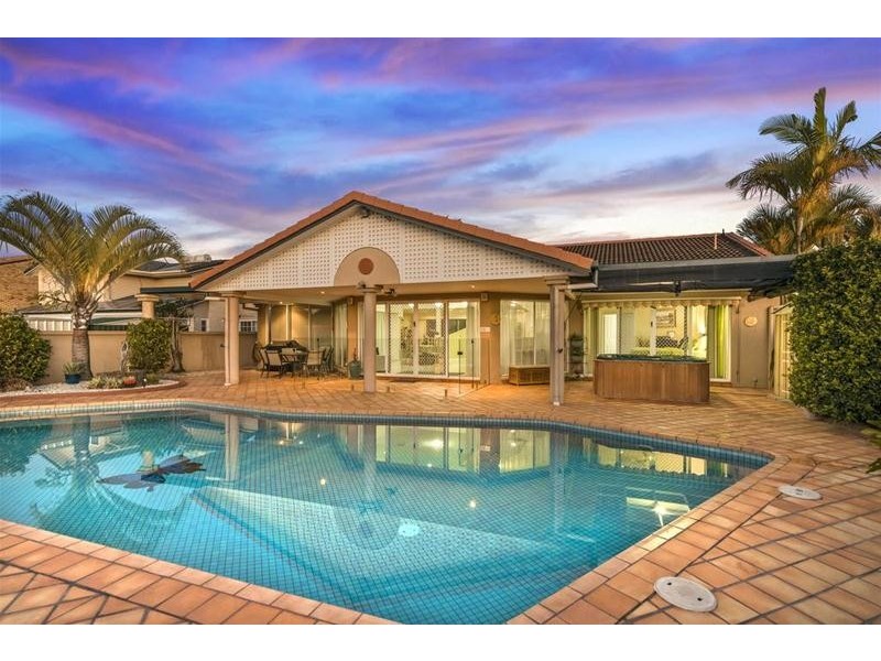 208 Nineteenth Avenue, Elanora QLD 4221