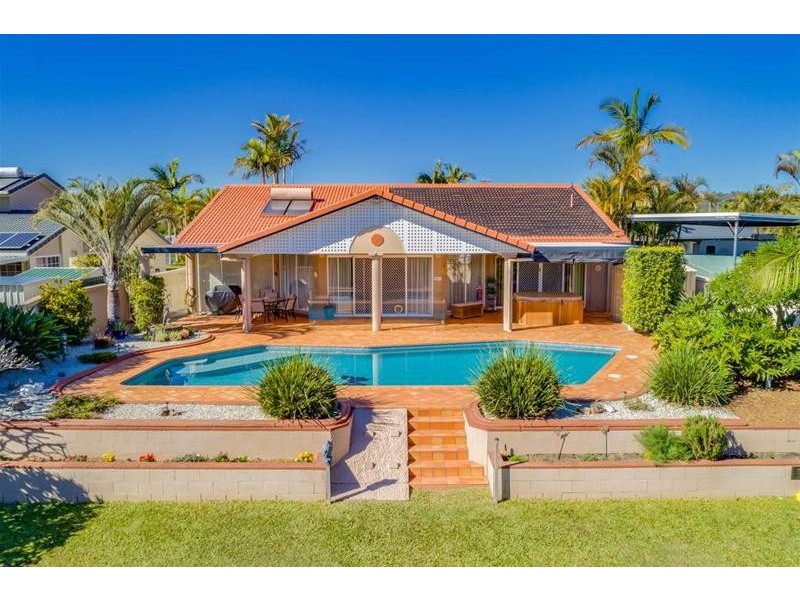 208 Nineteenth Avenue, Elanora QLD 4221