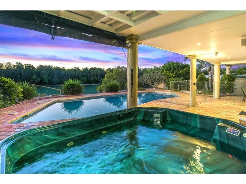 208 Nineteenth Avenue, Elanora QLD 4221