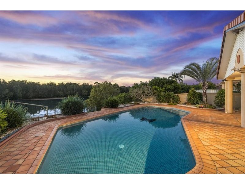 208 Nineteenth Avenue, Elanora QLD 4221