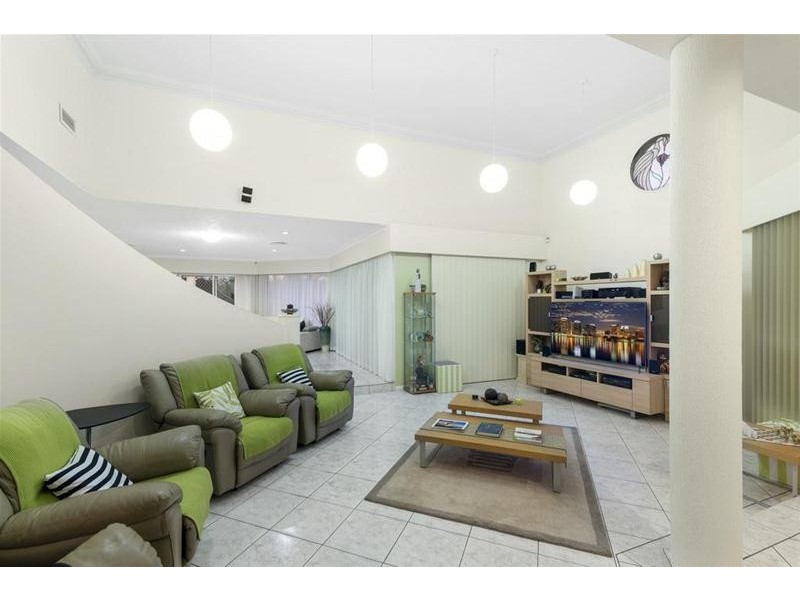 208 Nineteenth Avenue, Elanora QLD 4221