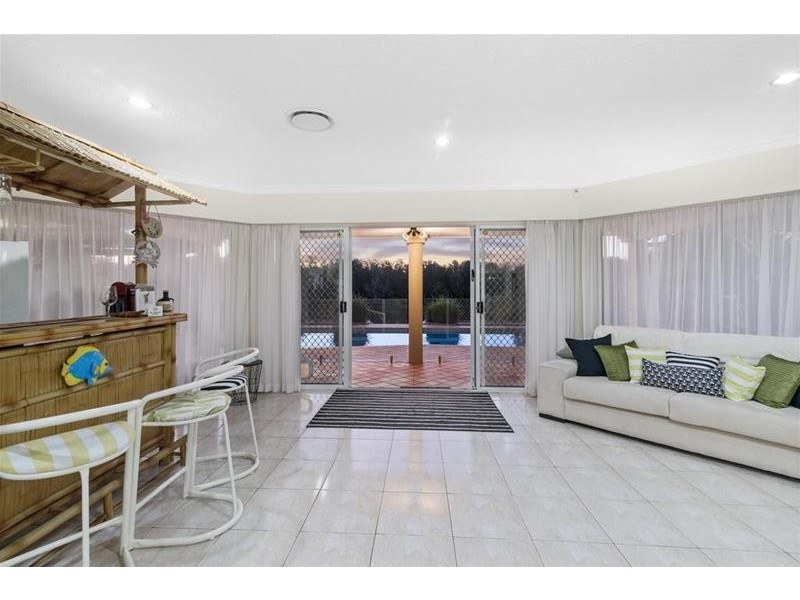 208 Nineteenth Avenue, Elanora QLD 4221