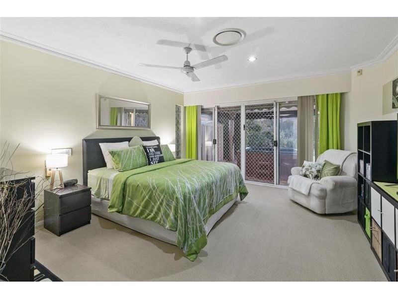 208 Nineteenth Avenue, Elanora QLD 4221