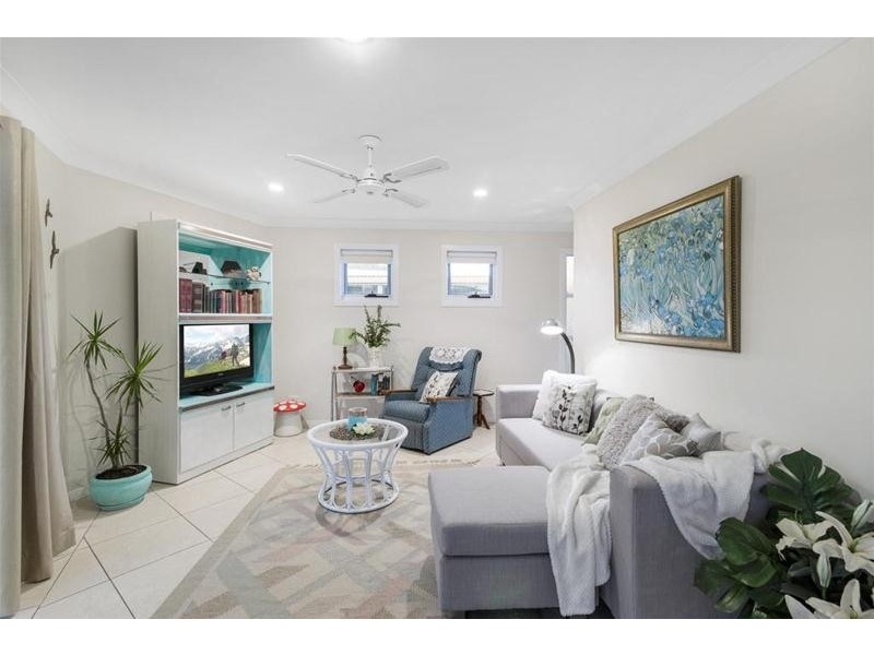 208 Nineteenth Avenue, Elanora QLD 4221