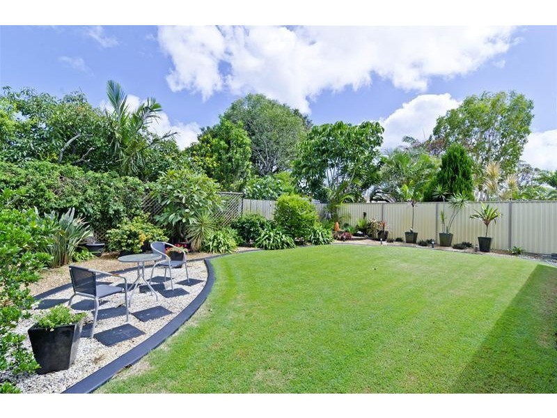 4 Diplacus Drive, Palm Beach QLD 4221