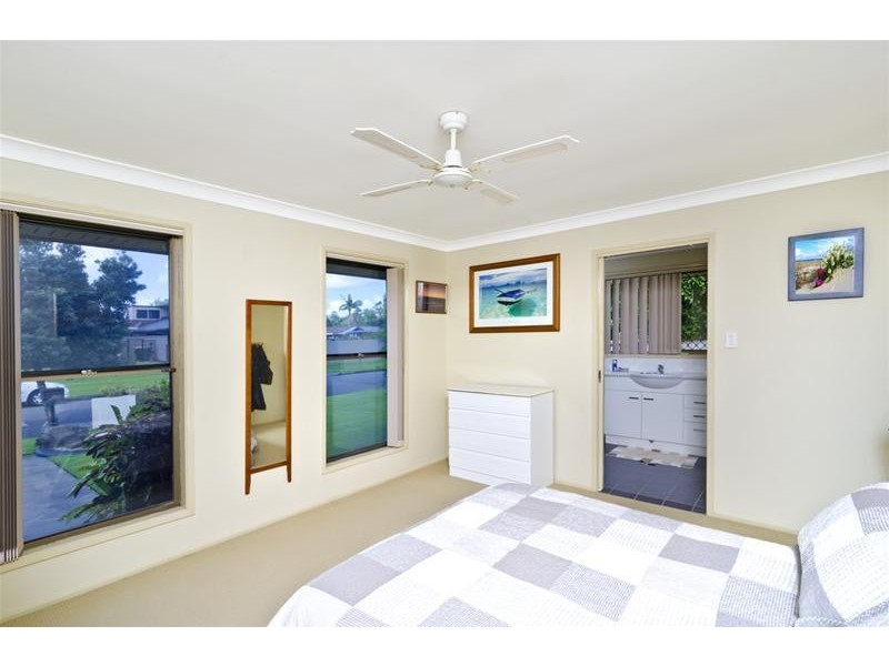 4 Diplacus Drive, Palm Beach QLD 4221