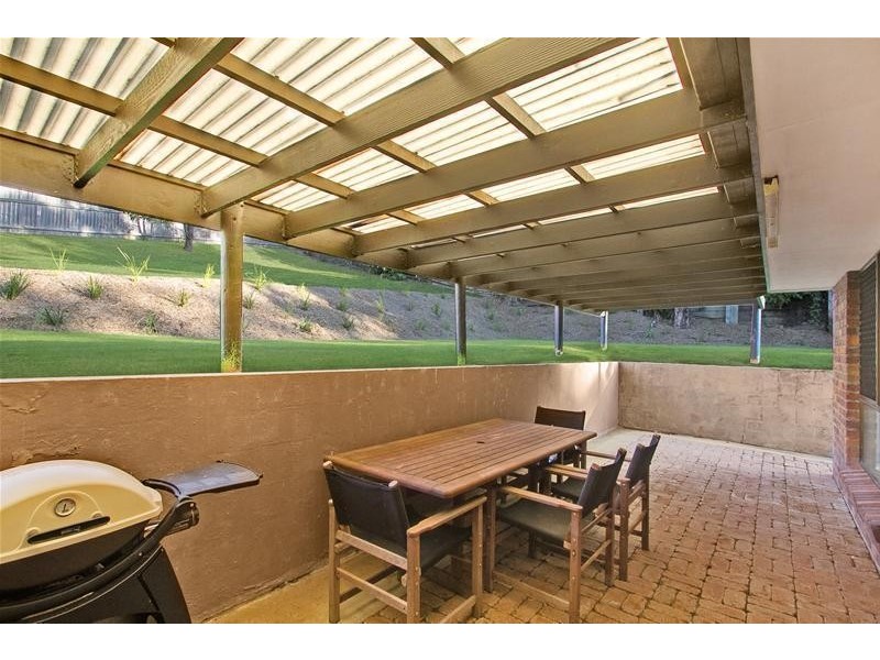 18 Currant Street, Elanora QLD 4221