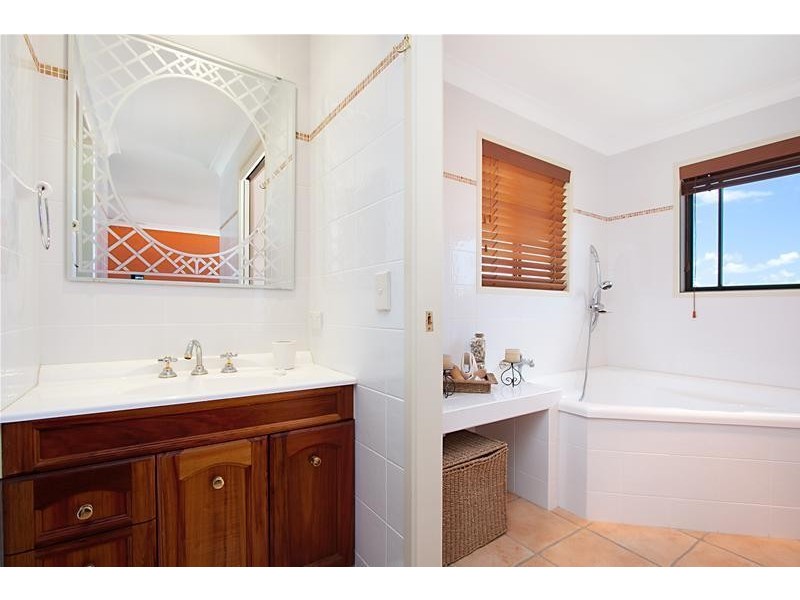 141 Murtha Drive, Elanora QLD 4221