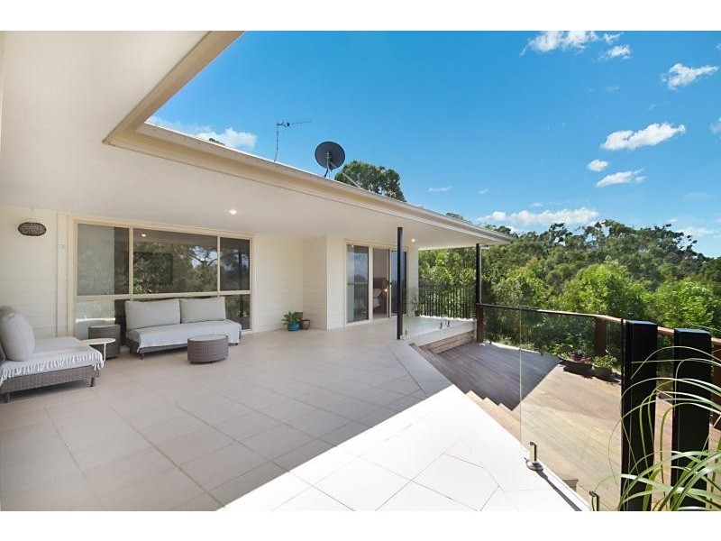 8 Simpsons Road, Currumbin Waters QLD 4223