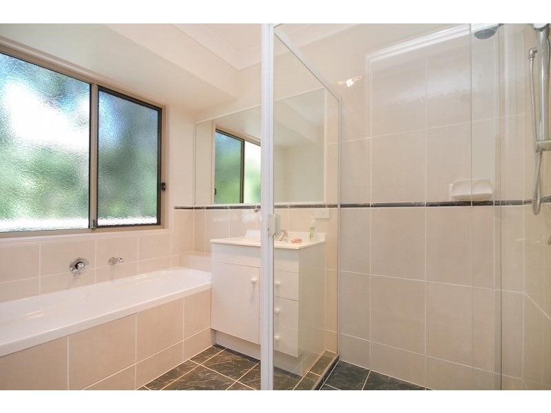 8 Simpsons Road, Currumbin Waters QLD 4223