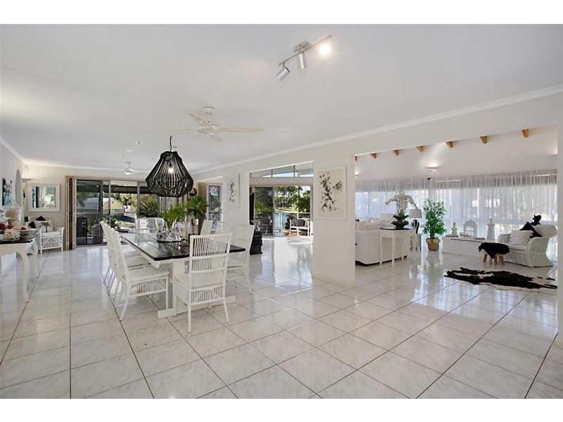 89 Murtha Drive, Elanora QLD 4221