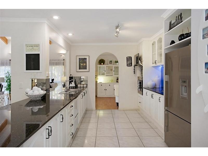 89 Murtha Drive, Elanora QLD 4221