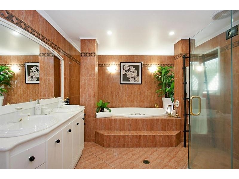 89 Murtha Drive, Elanora QLD 4221