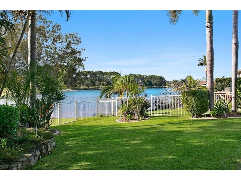 89 Murtha Drive, Elanora QLD 4221