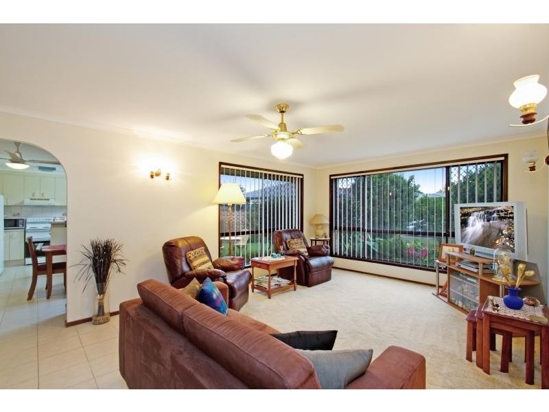 17 Sycamore Place, Palm Beach QLD 4221