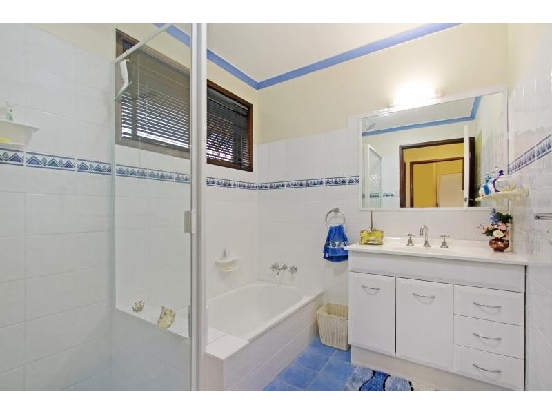 17 Sycamore Place, Palm Beach QLD 4221