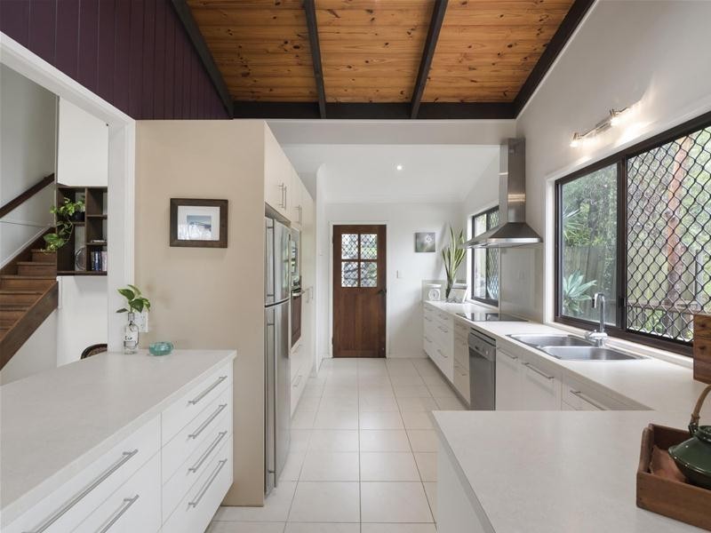 128 Simpsons Road, Currumbin Waters QLD 4223