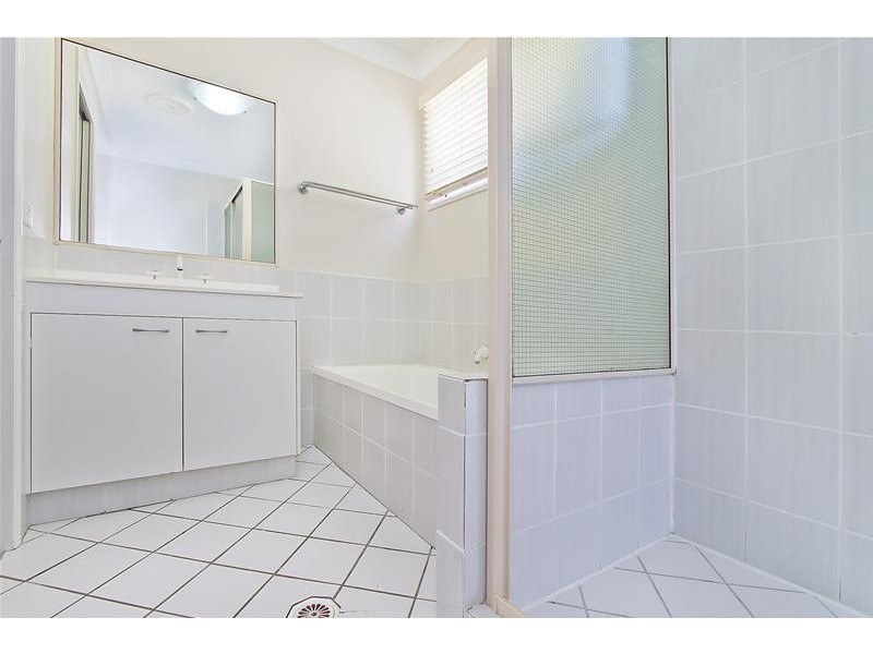 3/4 Twenty Sixth Avenue, Palm Beach QLD 4221