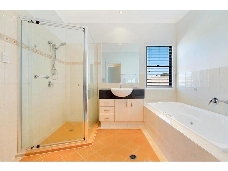 2/75 Laguna Avenue, Palm Beach QLD 4221