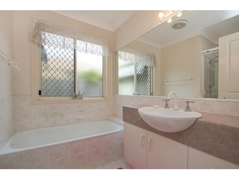 46 Ottelia Drive, Elanora QLD 4221