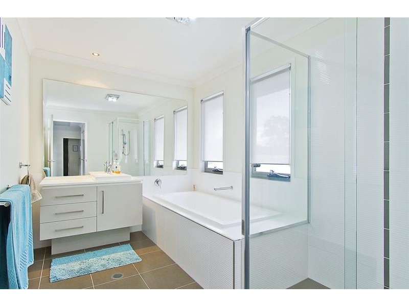 17 Skywatch Circuit, Reedy Creek QLD 4227