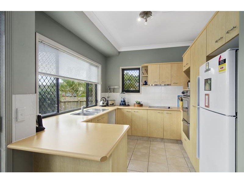 2/16 Wuruma Court, Elanora QLD 4221